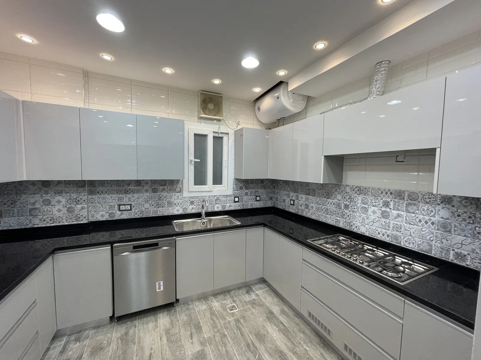 baf9a9d3271d3814-photo