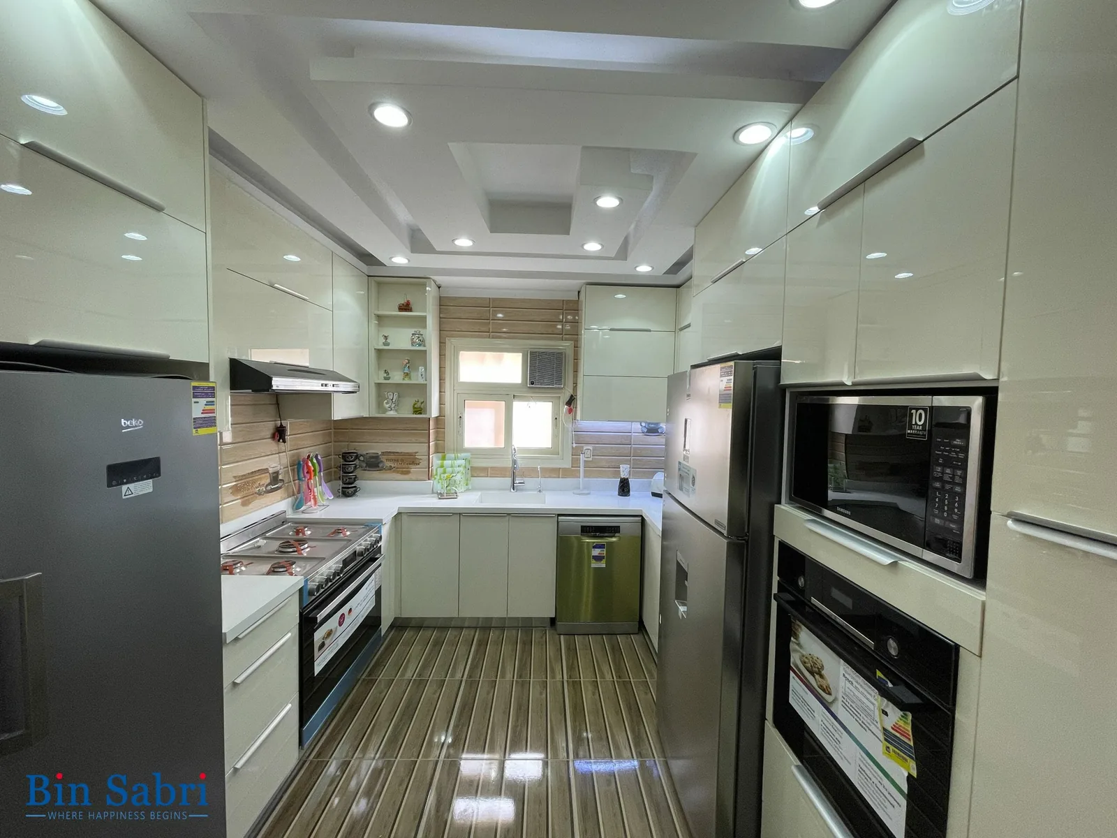 مطابخ بولي لاك